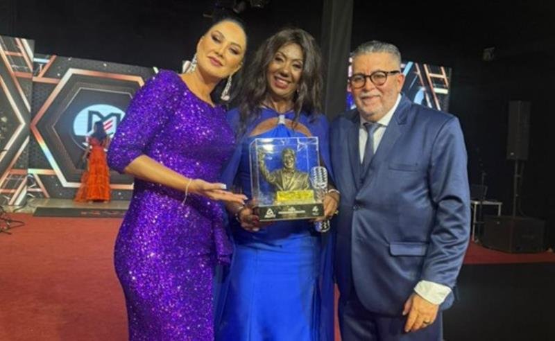 Troféu Maguito Vilela 2025 celebra Eliana Turchetti com entrega especial feita por Helen Ganzarolli e Leno Silva