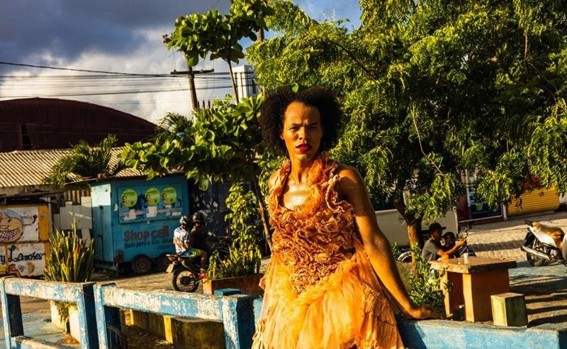 Caetana lança “Bicha Treme Terra” e transforma pista em manifesto de liberdade e resistência LGBTQIA+