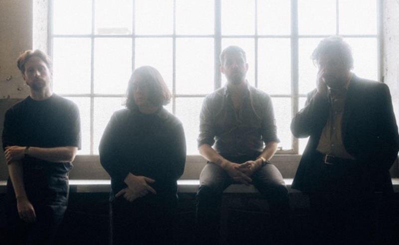 Gilla Band lança novo single, “Giraffe”