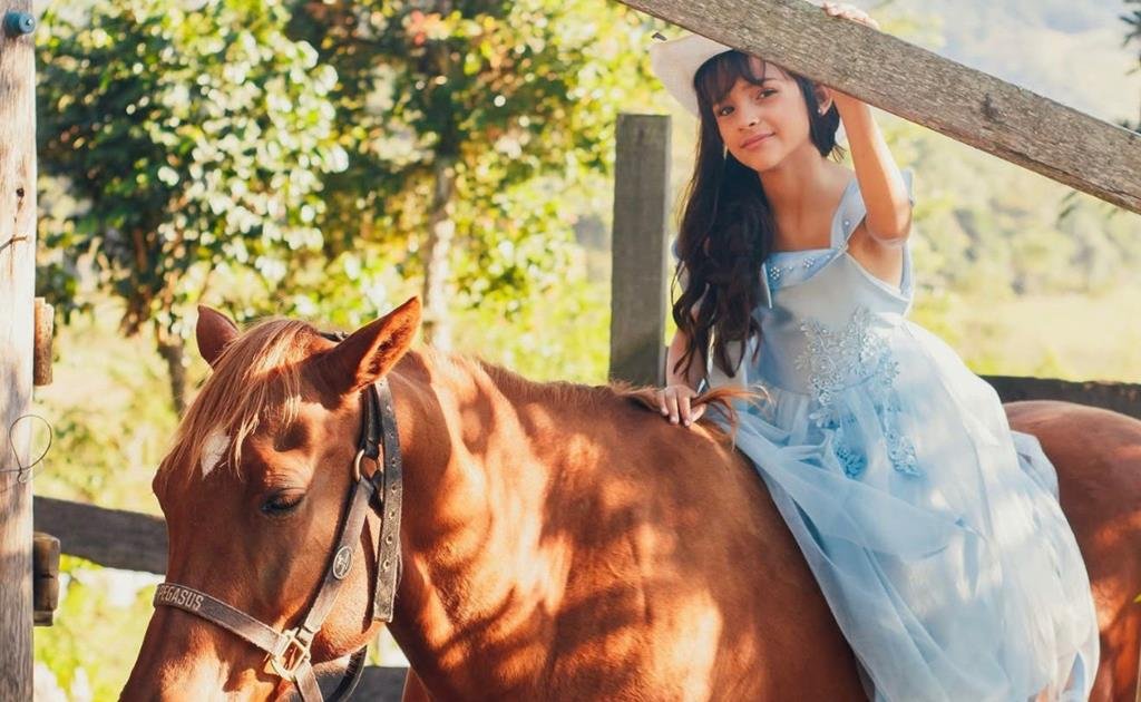Maria Vitória Porto ultrapassa 250 mil seguidores e se consolida entre as influenciadoras mirins mais acompanhadas de Santa Catarina