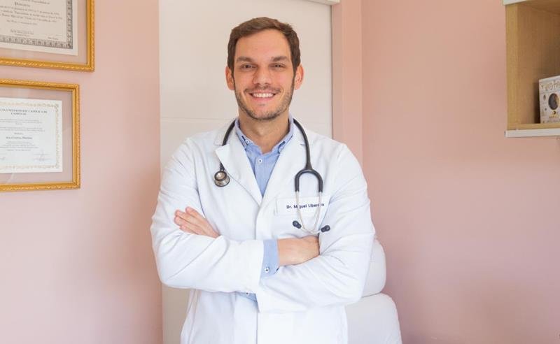 Seu filho sempre foi o mais alto da turma? Especialista alerta que crescimento acelerado pode esconder risco para a altura final