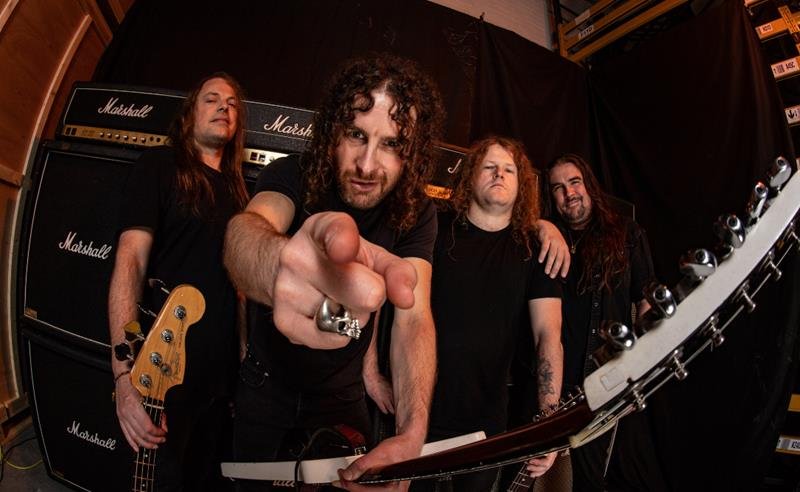 Airbourne lança o novo single “Here She Comes”