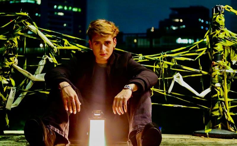 Confira o clipe de “Sombras da Noite”, novo lançamento de Sam Sabbá